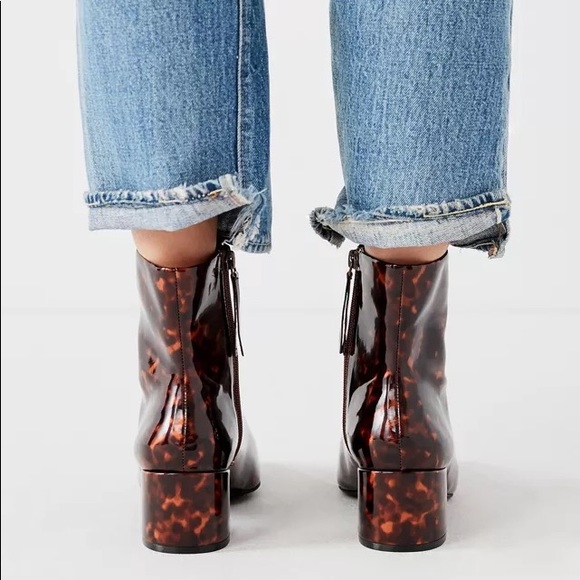 Tortoise Square Toe Ankle Boot🚫SOLD🚫 - Picture 5 of 12